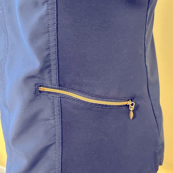 Fitted Heart and Soul scrub top - Picture 4 of 6